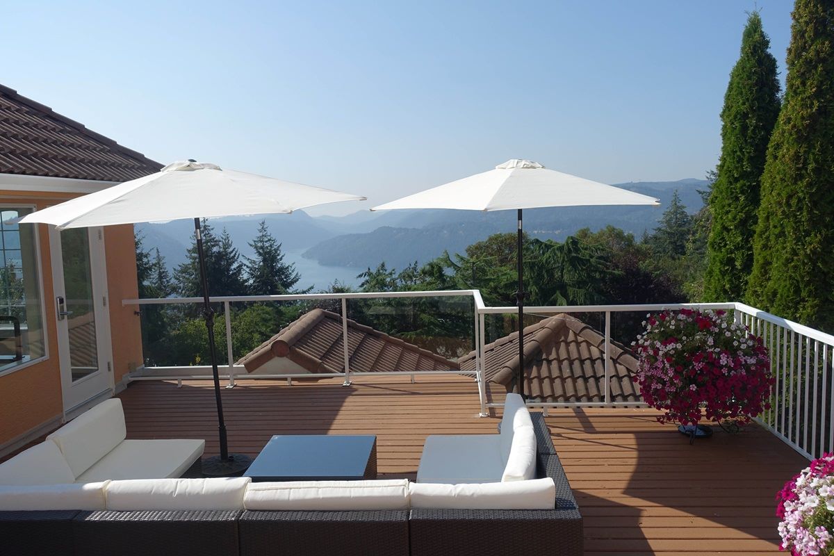 Vancouver Island villa pool