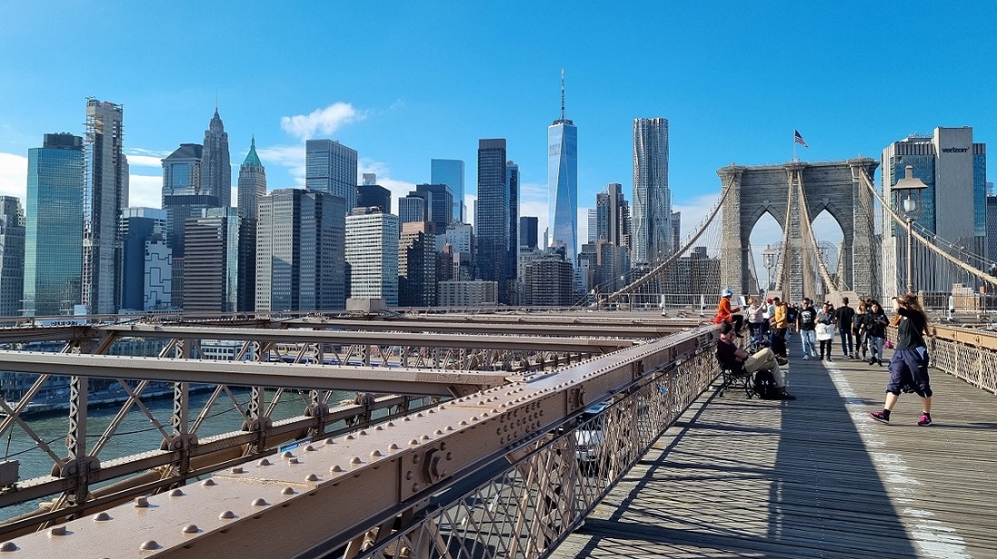 Brooklyn Bridge walkway