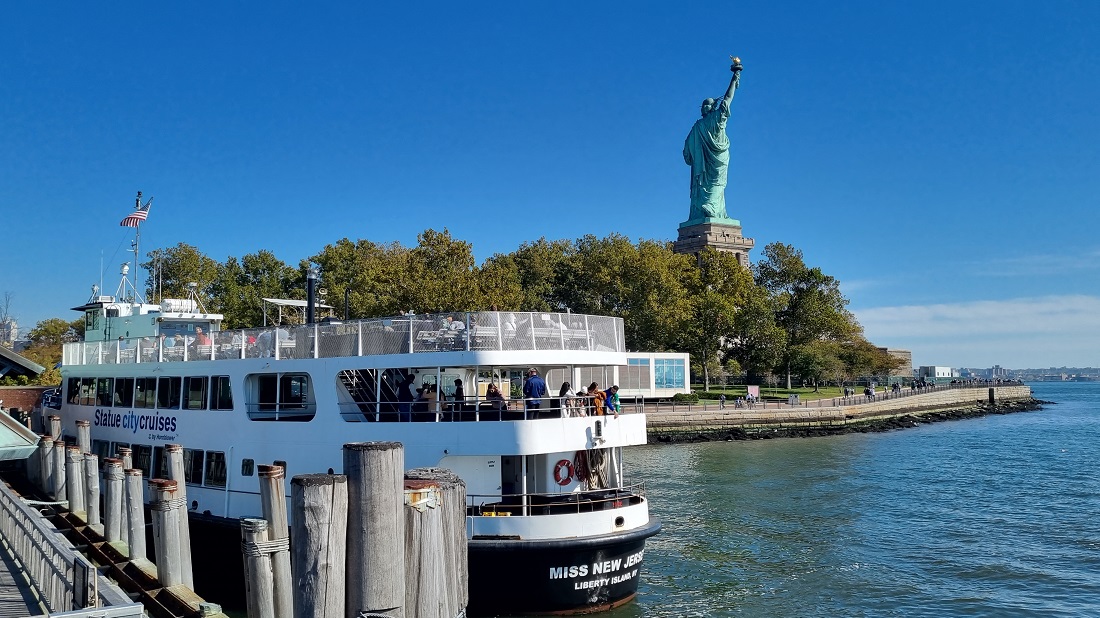 Statue of Liberty and City Cruise vessel