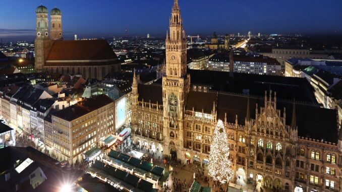 Christmas market at Marienplatz in Munich