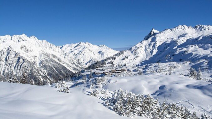 Skiing in the alps