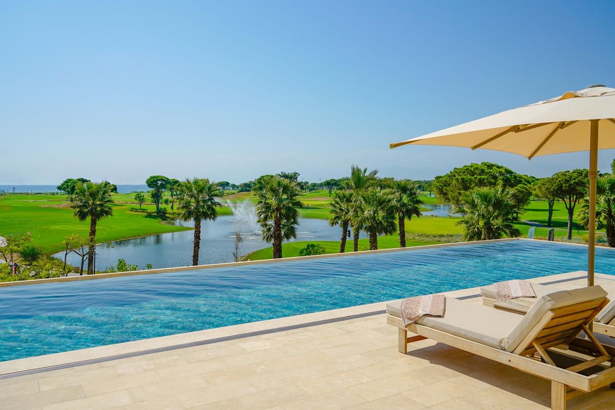 Cullinan Belek Grand Duplex swim-up pool