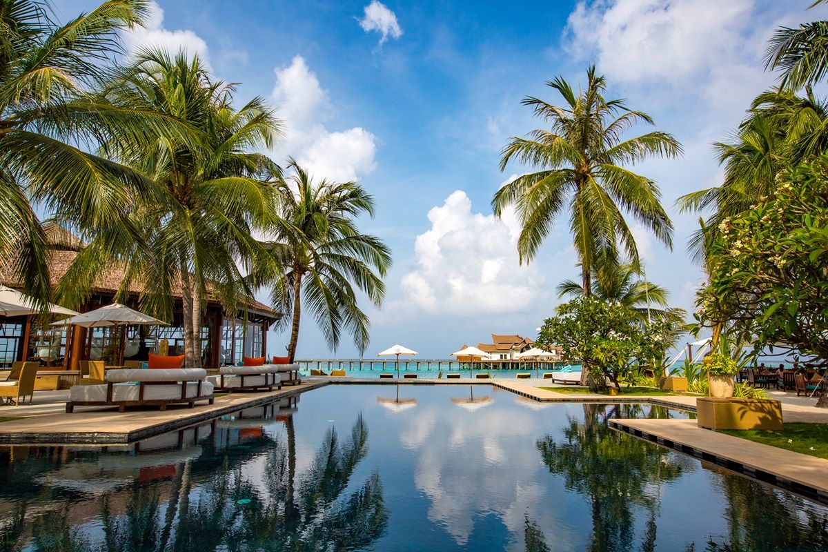 Ozen Reserve Bolifushi main pool
