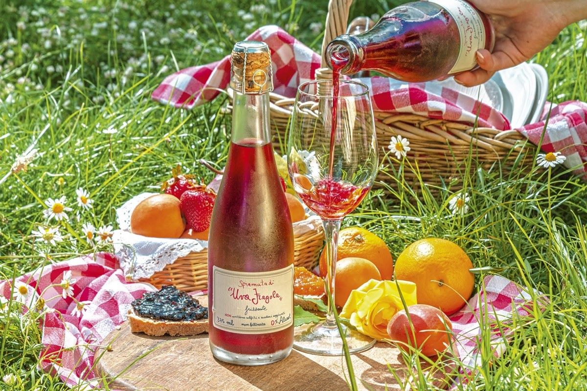 UVA Fragola sparkling grape juice