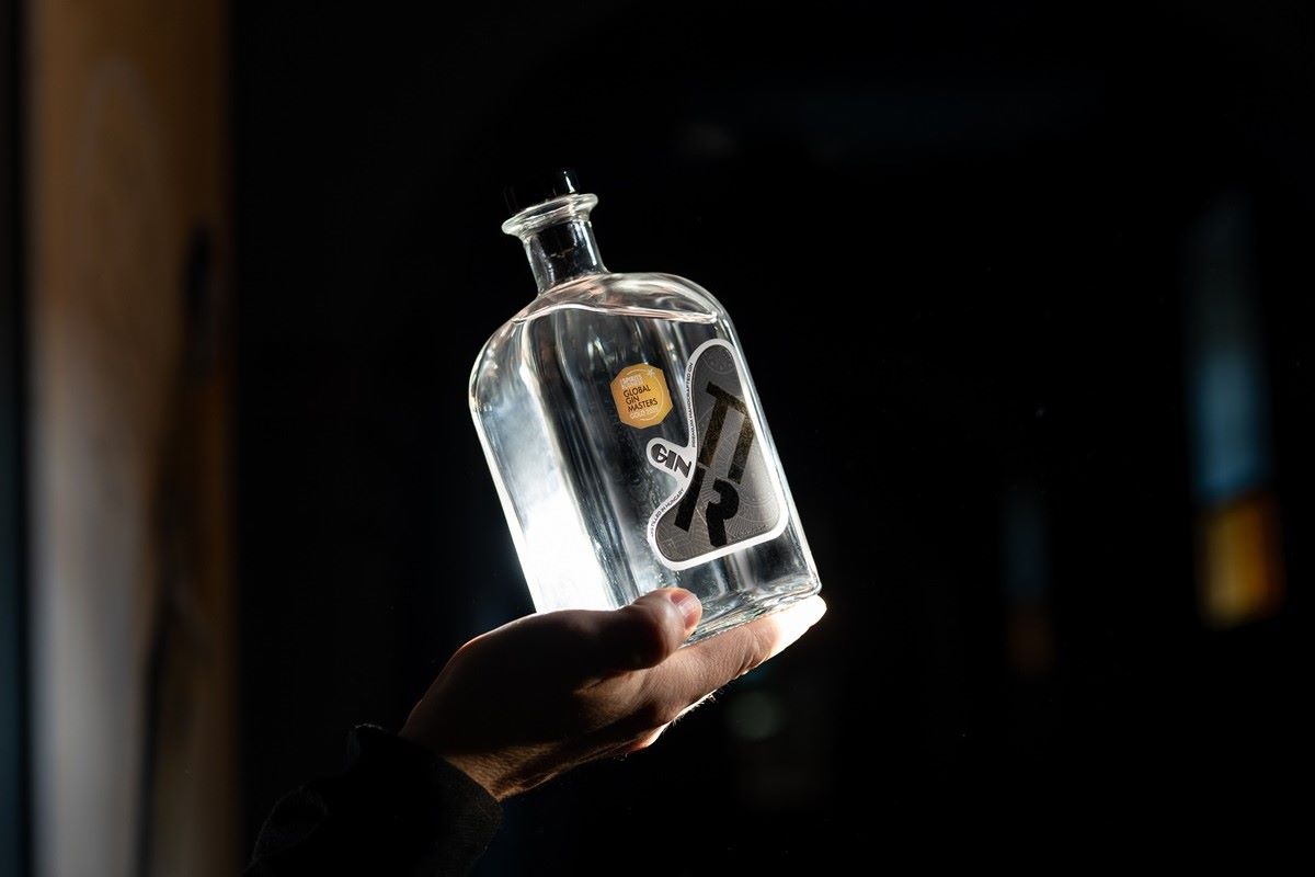 Gin ΠR bottle