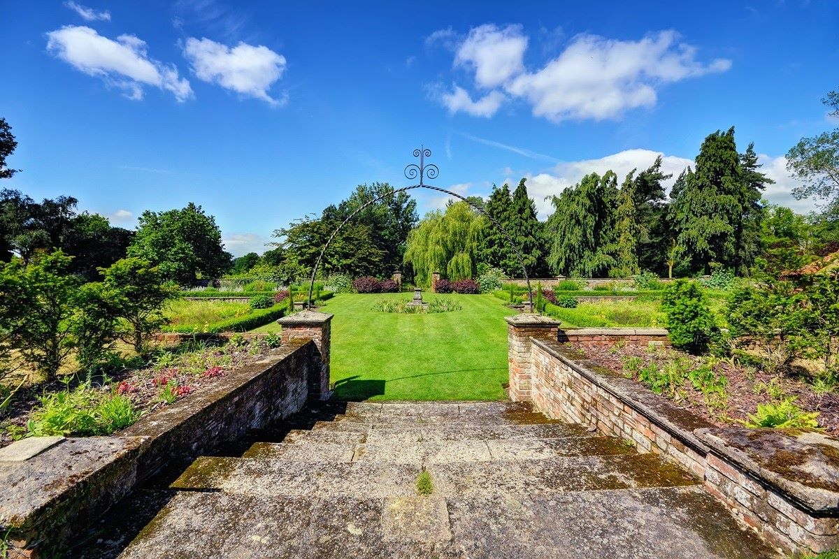 Lifehouse Spa and Hotel garden