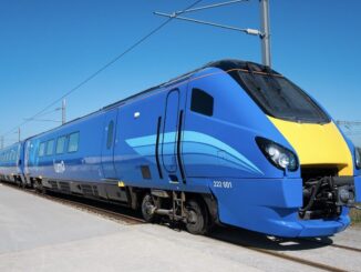 Lumo train livery