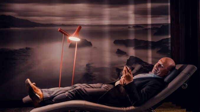 Ború Lounge lounger at Shannon Airport