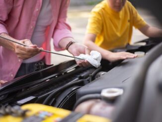 Checking engine oil level