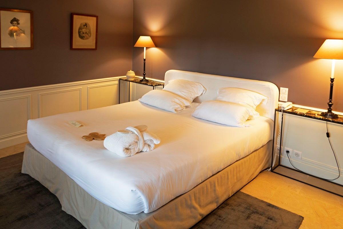 Le Vieux Logis bedroom