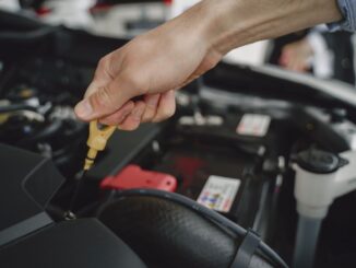 Checking engine oil diptstick