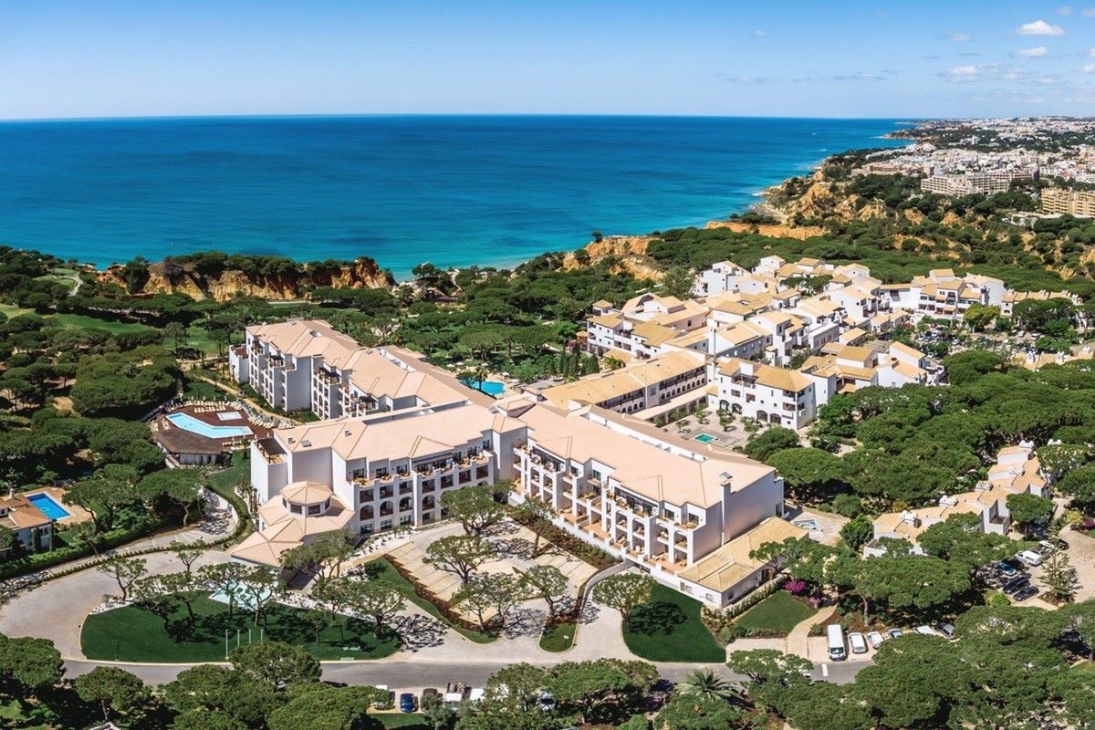 Pine Cliffs Resort